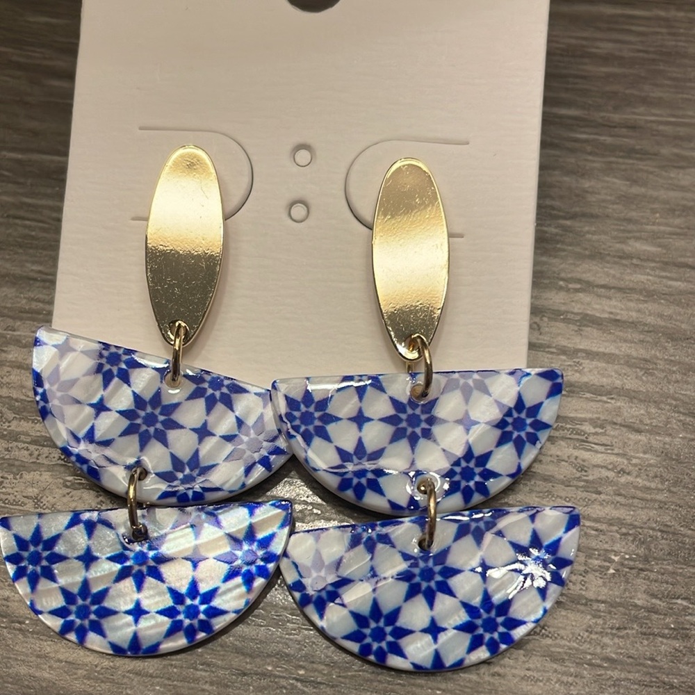 New Boutique Santorini Semi Circle Blue & White Earrings